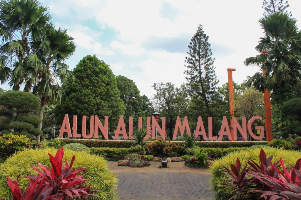Oyo 3956 Hotel Palem 2 Syariah Malang Exterior foto