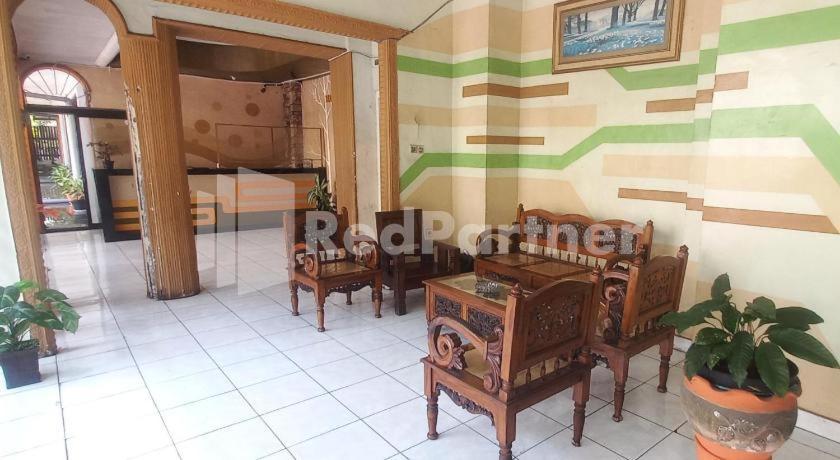 Oyo 3956 Hotel Palem 2 Syariah Malang Exterior foto